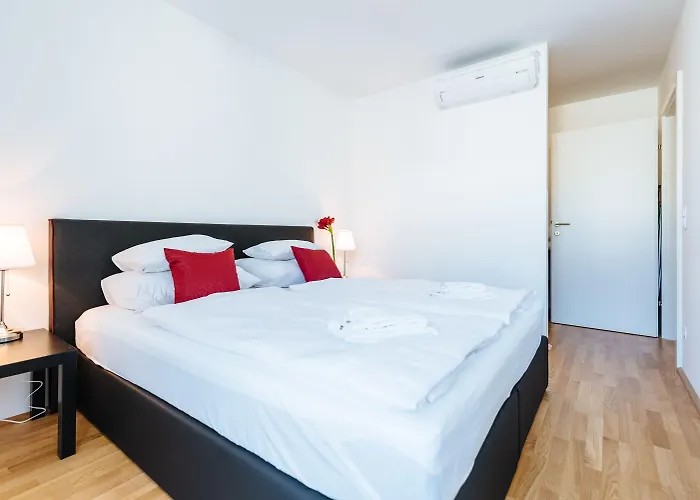 Mainstation - 10 Minutes To Citycenter - With Aircondition