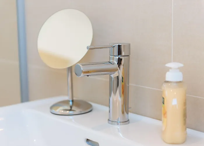 Mainstation - 10 Minutes To Citycenter - With Aircondition Apartman