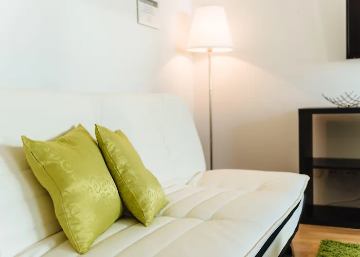 Апартаменти Mainstation - 10 Minutes To Citycenter - With Aircondition *