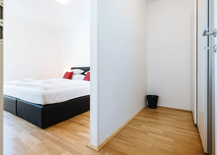 Mainstation - 10 Minutes To Citycenter - With Aircondition *