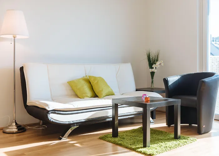 Mainstation - 10 Minutes To Citycenter - With Aircondition Apartman *