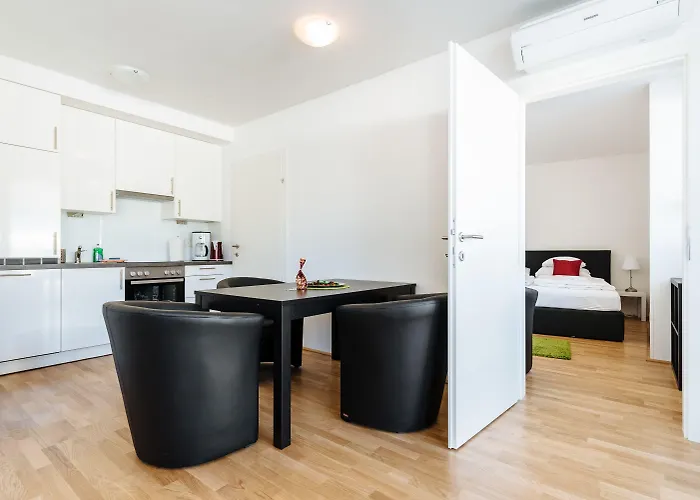 Mainstation - 10 Minutes To Citycenter - With Aircondition