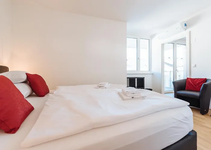 Mainstation - 10 Minutes To Citycenter - With Aircondition *